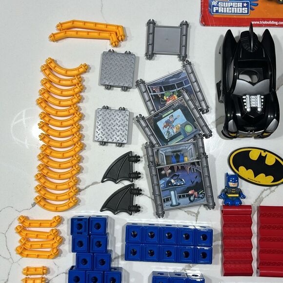 Fisher Price | Trio Blocks T3832 Batcave Set Discontinued Black Blue Red yellow - Picture 10 of 12